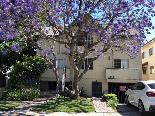 Foto del edificio - 11244 Morrison St
