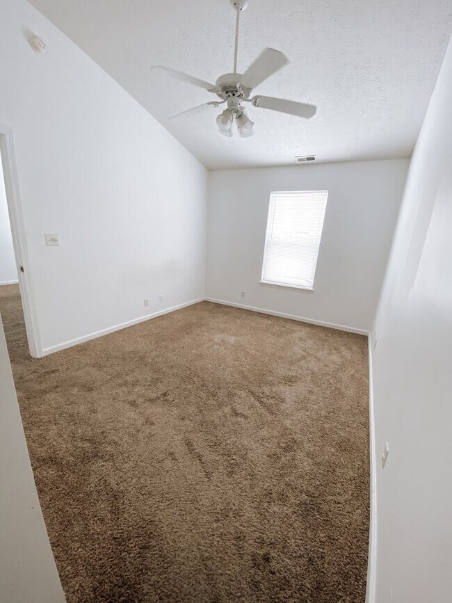 Foto del edificio - Three Bedroom Duplex