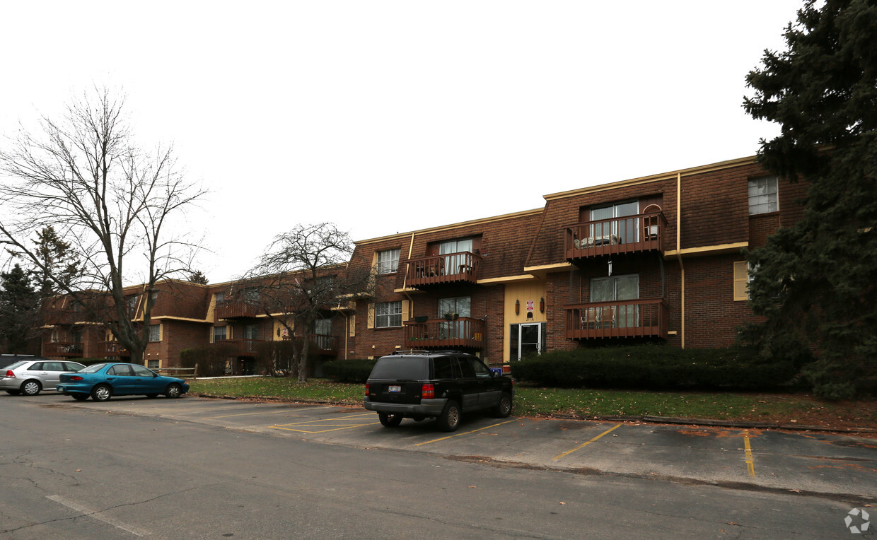 The Apartments at 1147 NW Washington Blvd - Washington Square