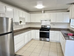 Building Photo - 1317 8rd Ave