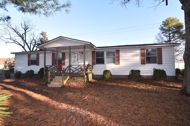 Foto del edificio - Spacious & Updated Double-Wide Home on a L...