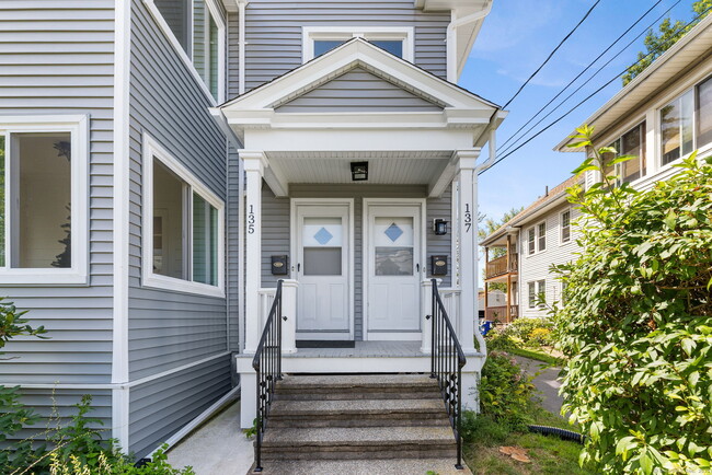 Building Photo - 135 Dover Rd