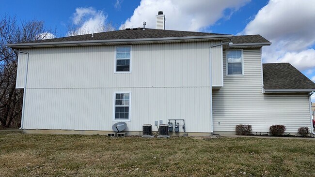 Lado exterior - 100 NE Dogwood