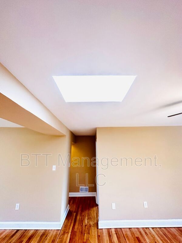 Foto del edificio - 8804 Bradford Rd