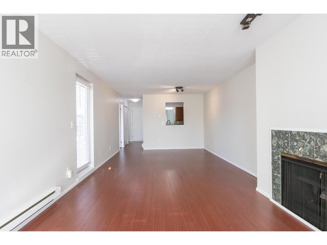 Building Photo - 937 W 14th Ave
