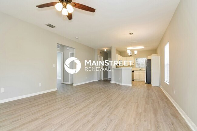 Building Photo - 3 Bedroom Pet-Friendly Home in Bradenton, FL with Main Street Renewal