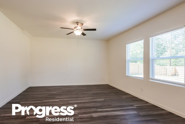 Building Photo - 13415 Hillside Dr
