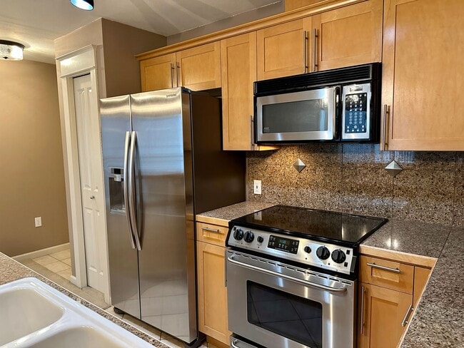 Building Photo - 2 Weeks Free! Charming 1BR/1BA Apartment w...