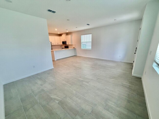 Building Photo - Winter Springs - 4 Bedroom, 2.5 Bathroom - $2795.00