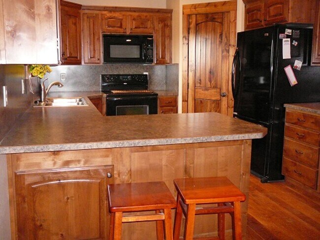 Foto del edificio - Charming Home with Open Floor Plan & Pet-F...