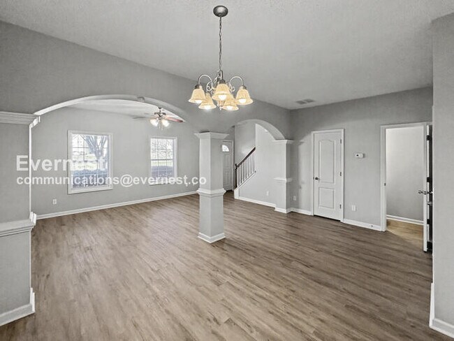 Building Photo - 8596 Thomas Rd