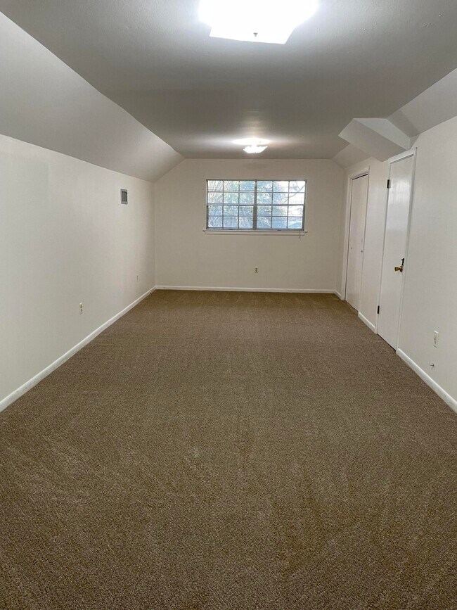 Foto del edificio - 733 Bradford Dr