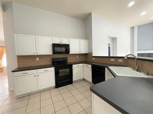 Building Photo - 5325 Comanche Wells Dr