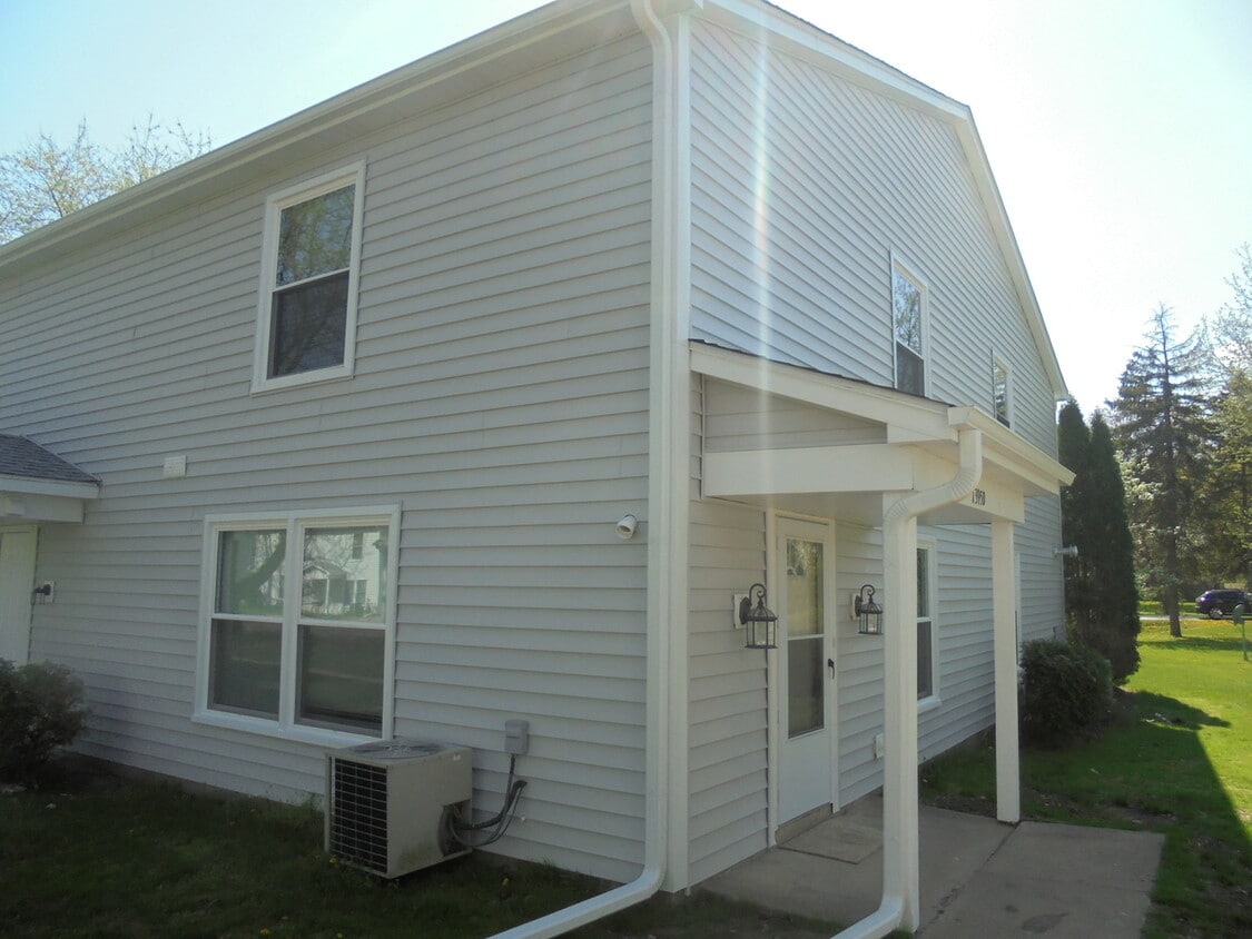 Primary Photo - 1395 S Glen Cir