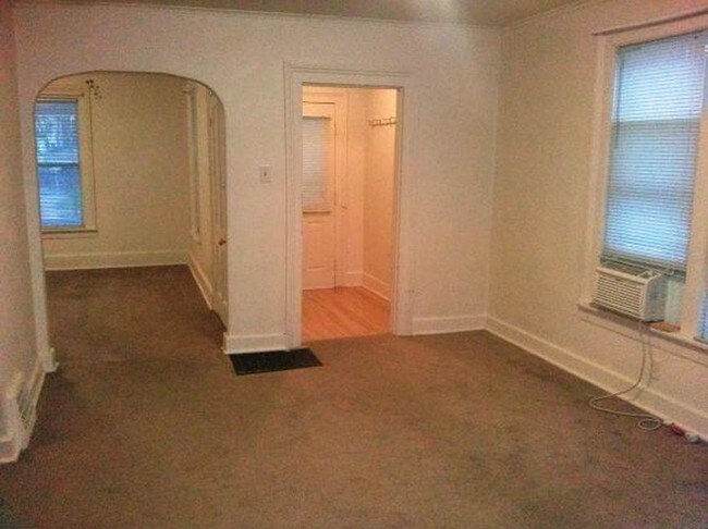 Building Photo - 168 3rd St