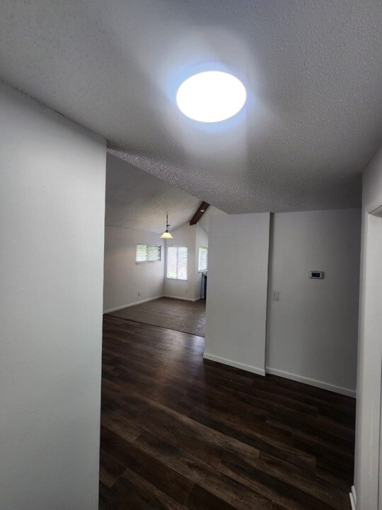 Foto del edificio - 431 Geneva Dr