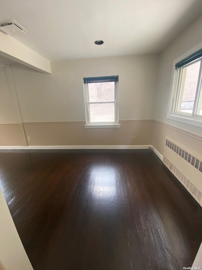 Foto del edificio - 1412 Wantagh Ave