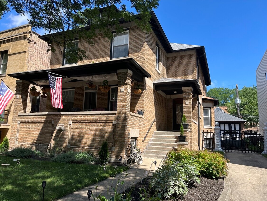 Primary Photo - 1420 W Warner Ave