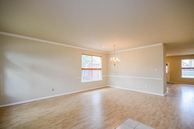 Building Photo - 3215 Cumberland Ct