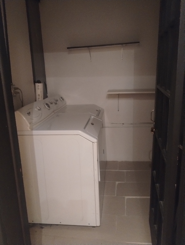 Foto del edificio - 1942 W Division St