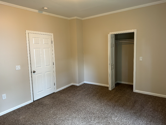 Building Photo - 137 Ashuelot St
