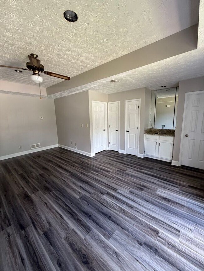 Foto del edificio - Cozy 3 bedroom 2 bath ranch duplex!