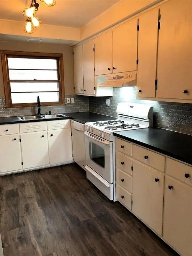 Building Photo - 336 Beverly Dr