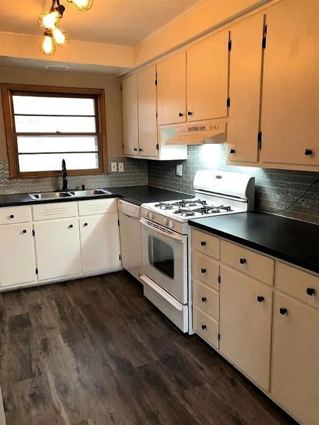 Foto del edificio - 336 Beverly Dr