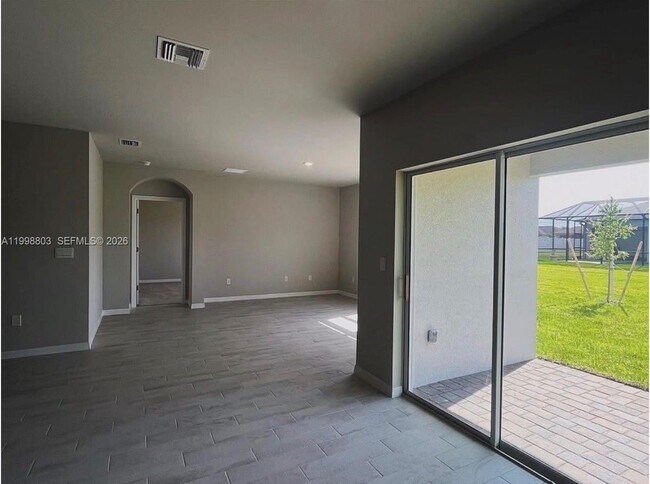 Foto del edificio - 30 SW 1st Pl