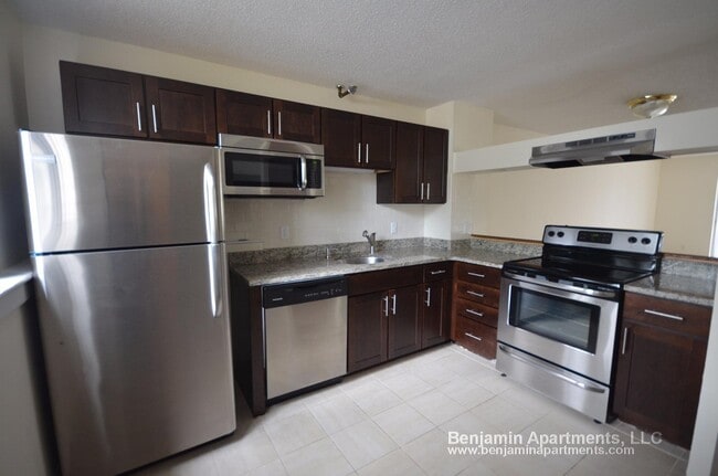 Building Photo - 142 North Beacon St