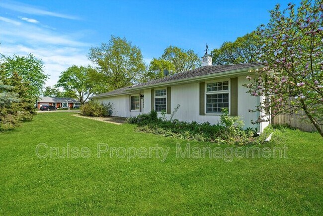 Foto del edificio - 2415 Plum Tree Rd