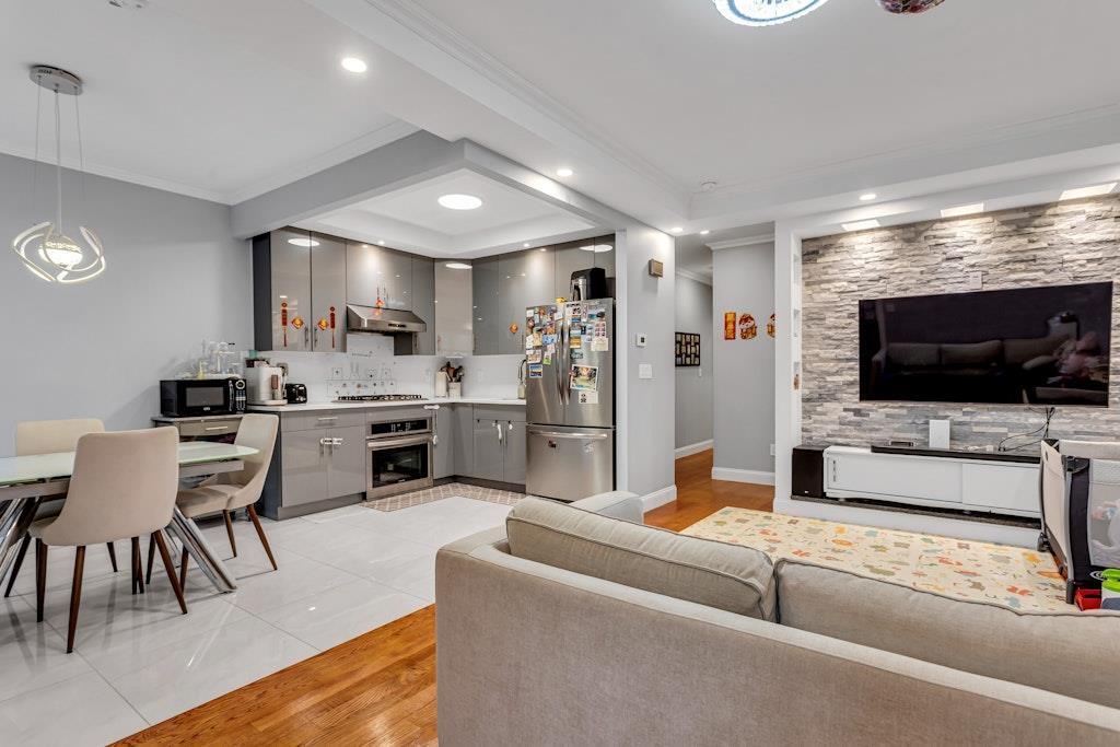 Foto principal - 52-24 71st St