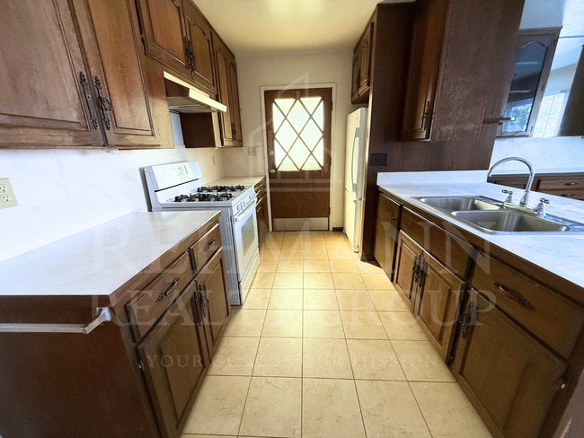 Foto del edificio - 4235 Kendall St