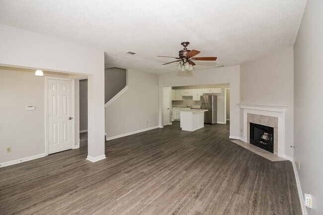 Foto del edificio - 7899 Brady Creek Cove