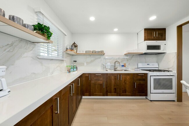 Building Photo - 3264 Clairemont Mesa Blvd