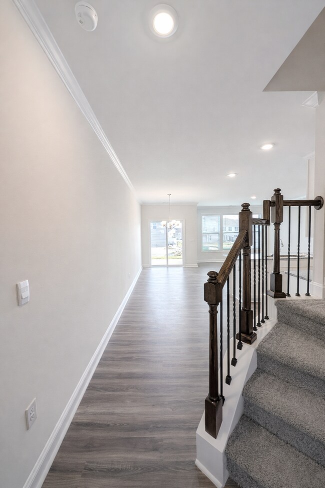 Foto del edificio - 377 Creekview Rd