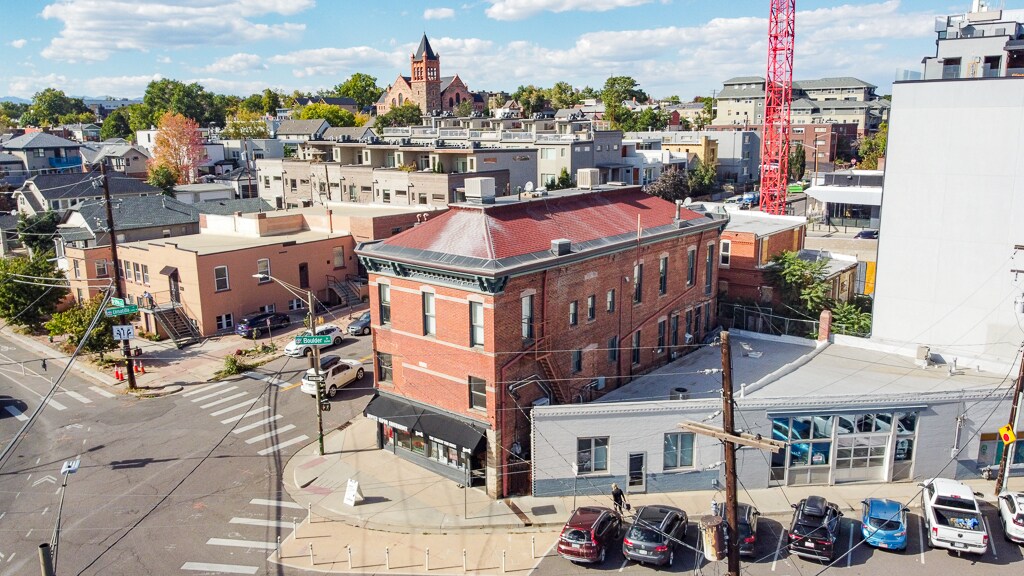 Building Photo - 2906 Umatilla St