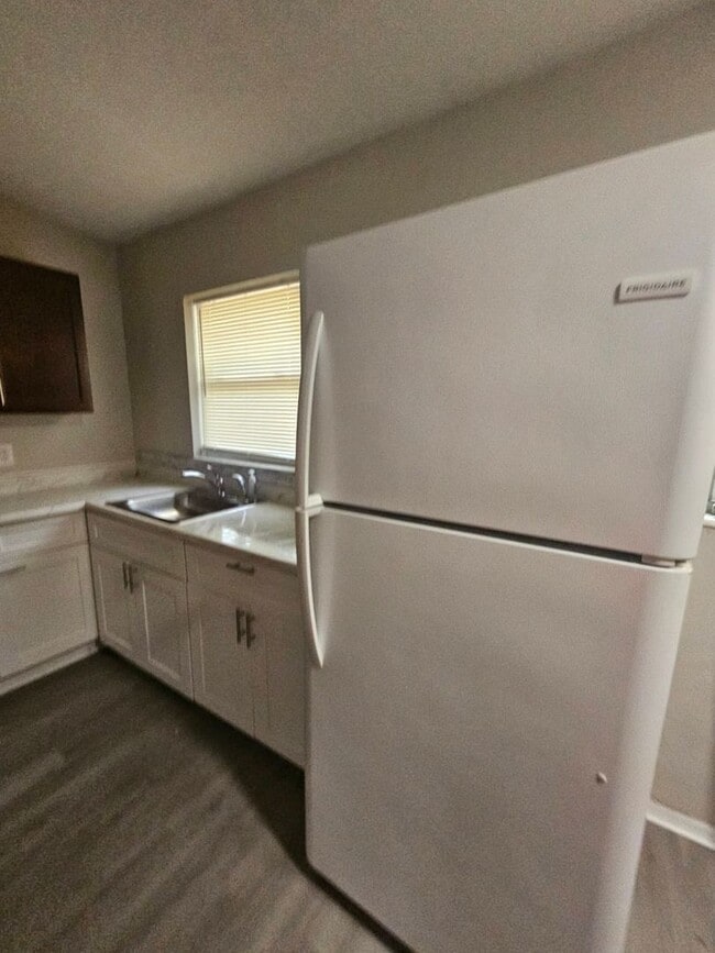 Building Photo - Renovated 3 bedroom 1 bath house in Fort Myers