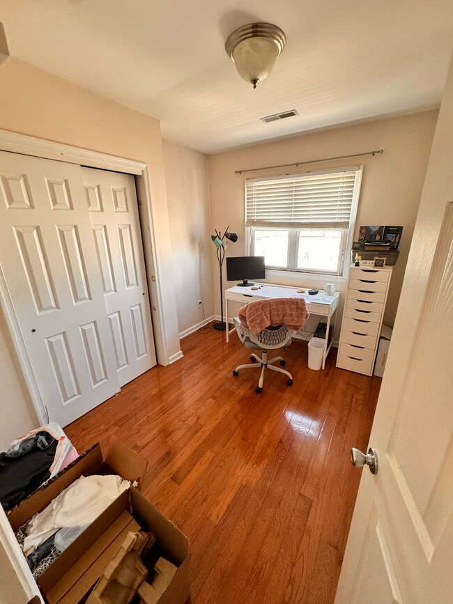 rear BR - 827 Reed St