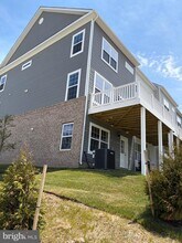 Building Photo - 7614 River Reach Rd