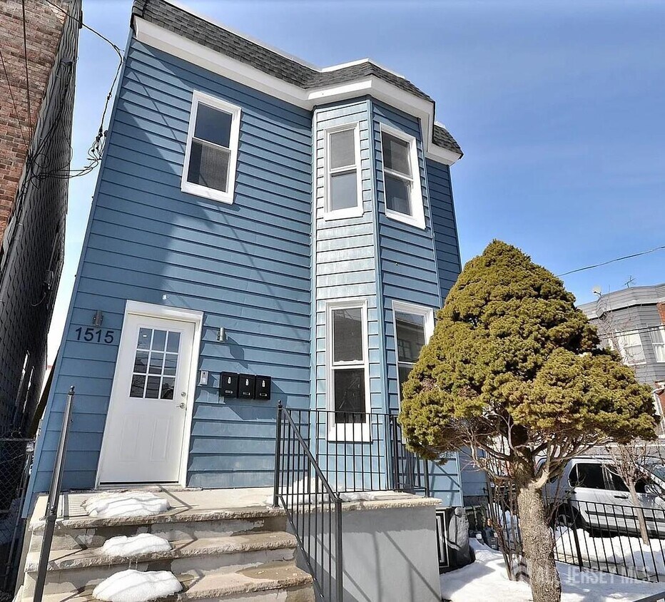 Foto principal - 1515 Kerrigan Ave