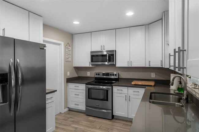 Foto del edificio - 113 Cranbrooke Dr