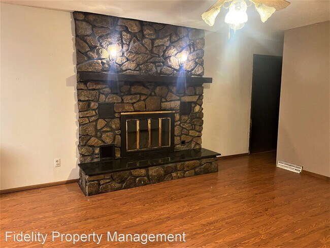 Building Photo - 3 br, 1.5 bath House - 710 N Patterson