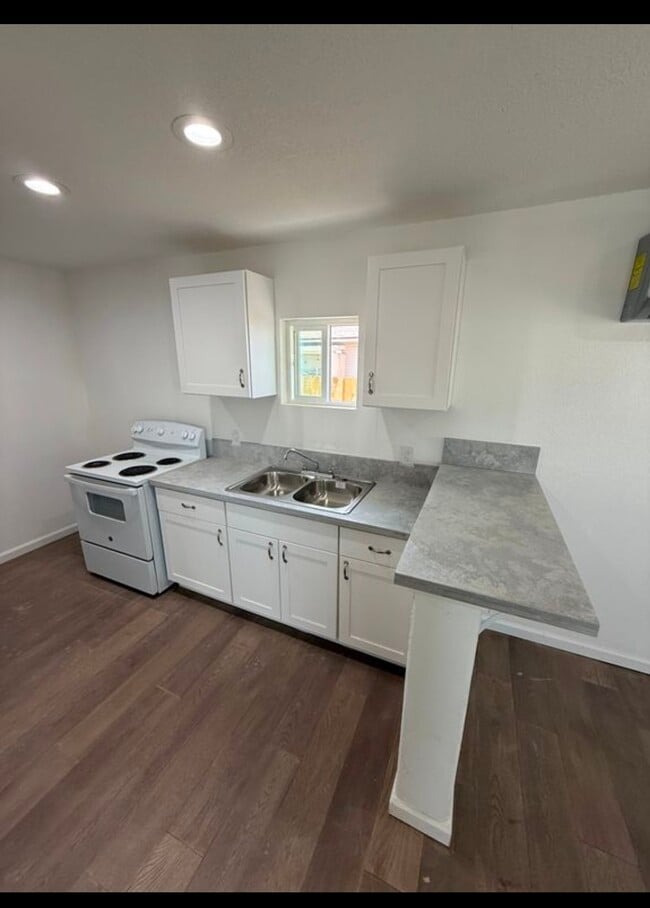 Foto del edificio - 532 E 4th St