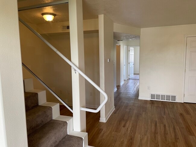 Building Photo - 8950 N Pamela St