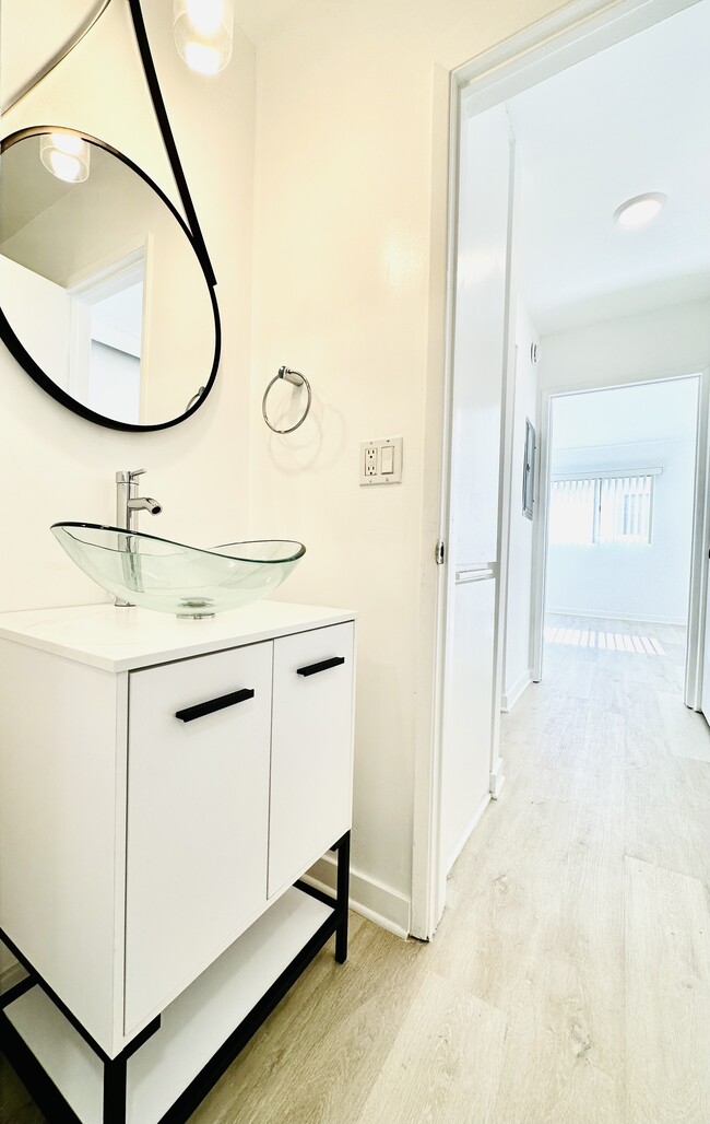 Building Photo - BENTLEY