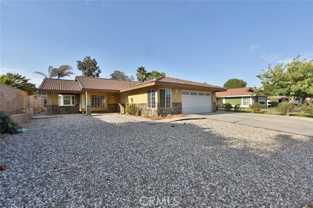Foto del edificio - 25252 Delphinium Ave