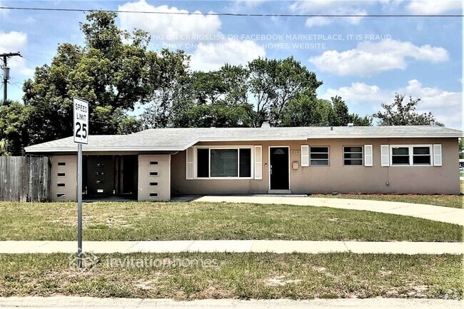 Building Photo - 610 Zinnia Dr