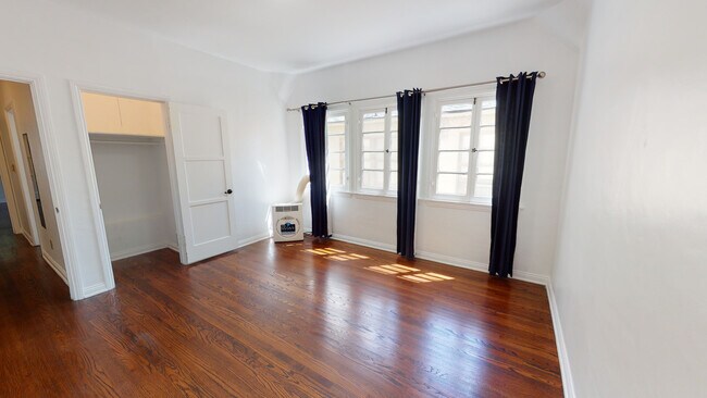 Foto del edificio - 10747 Ashton Ave