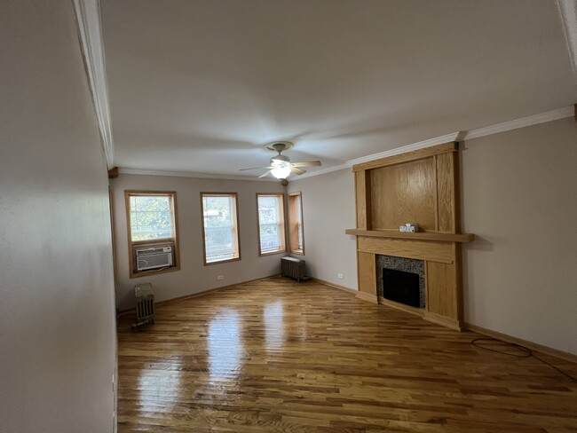 Building Photo - 6425 N Troy St